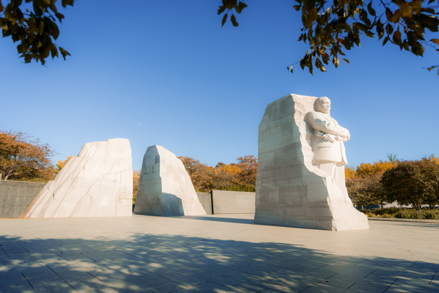 Picture of MLK Memorial in the daytime
