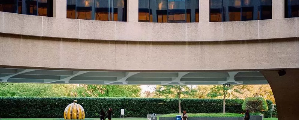 @teamgrayduck - Outside the Smithsonian Hirshhorn Museum at the Sculpture Garden - Free modern art museum on the National Mall in Washington, DC